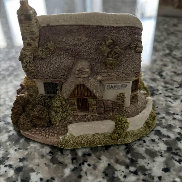 Lilliput Lane - “Village Bakery” - Picture 3 of 4